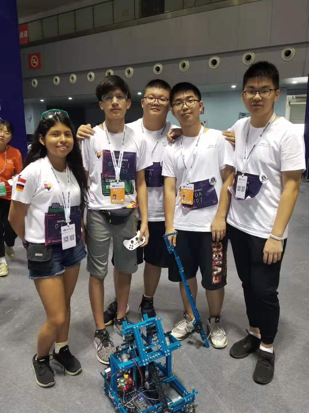 我们和智利DSVPLANCK联队.JPG