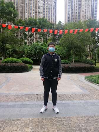 周洋（高二七班）.jpg