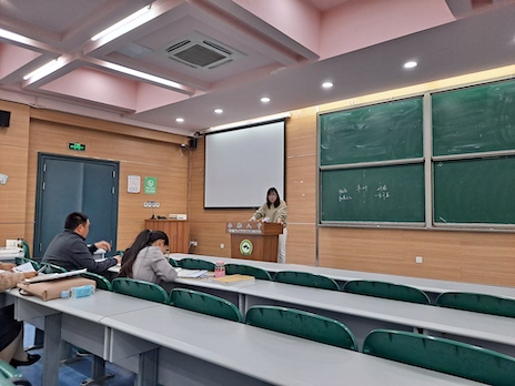 许婧.jpg