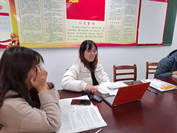 许婧.jpg