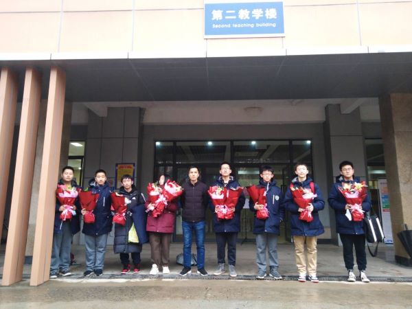 八中学员合影.jpg