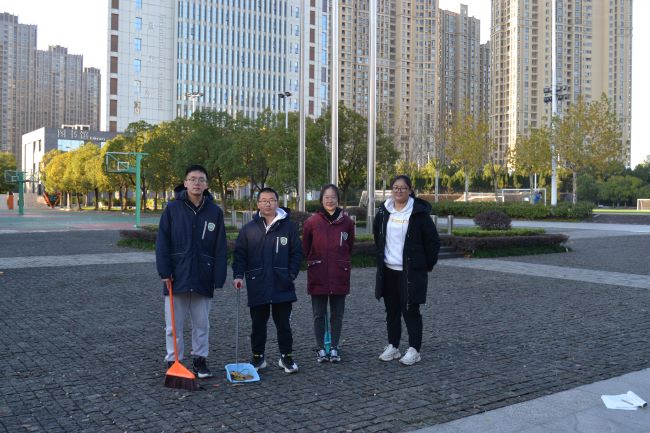 高二10班义务劳动3.jpg