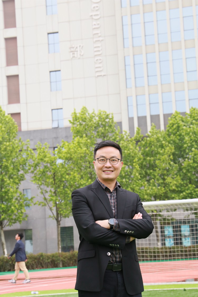 杨小川.jpg