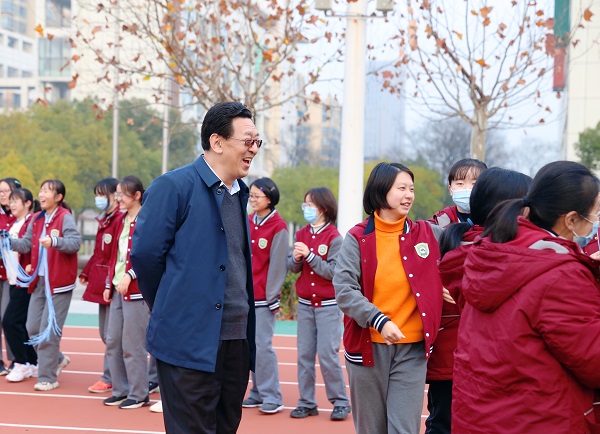 师生互动.jpg