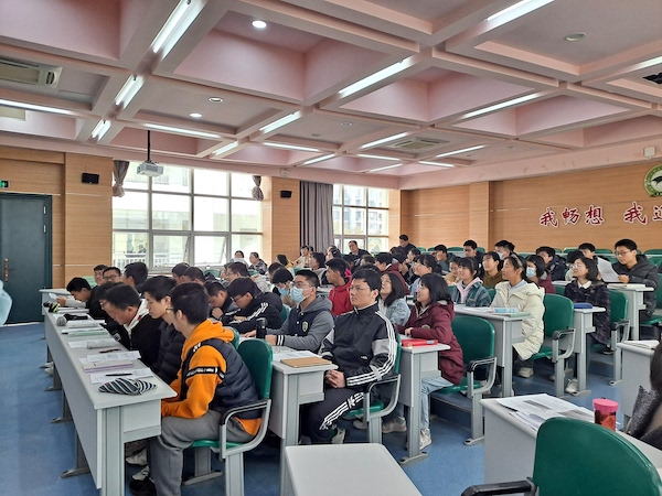学生.jpg