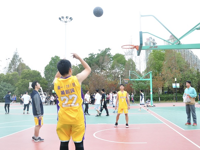 19篮球1.jpg