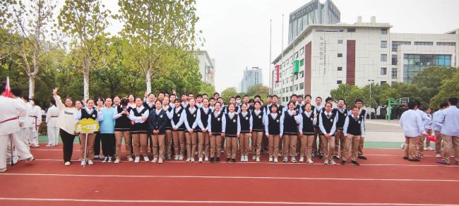 高一33班集体合照.jpg