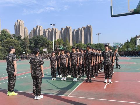 学生军姿照片2.jpg
