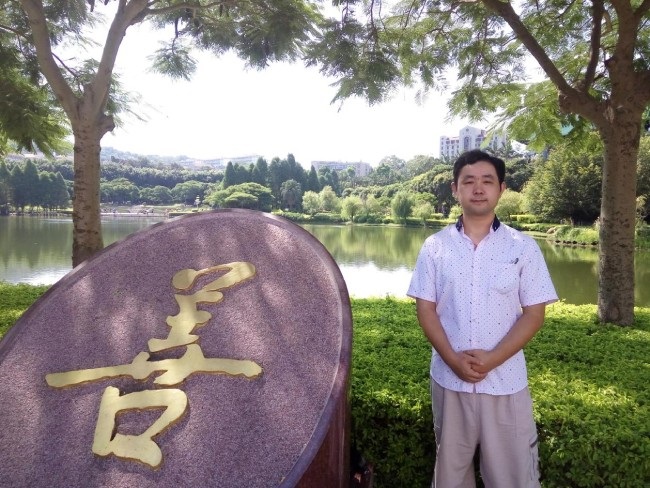 化学主教练 徐斌老师.jpg