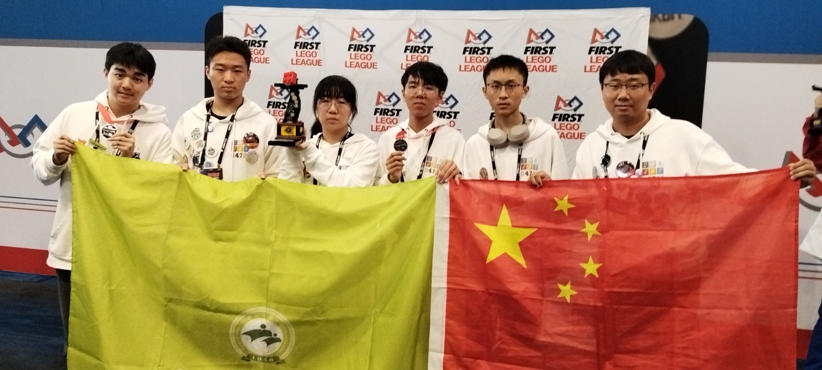 我校荣获2024年世界青少年机器人锦标赛大奖_k.jpg