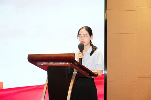 （图4）王聪老师发言.jpg