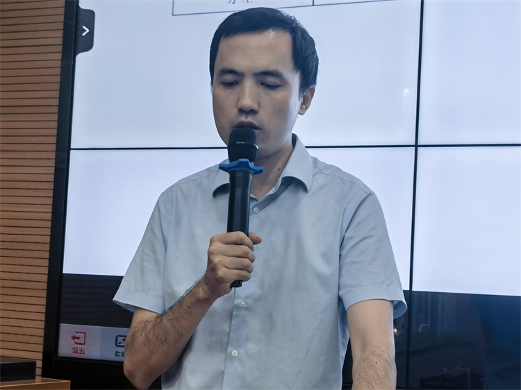 陆睿.jpg