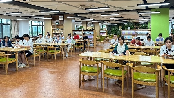 参赛选手全景.jpg