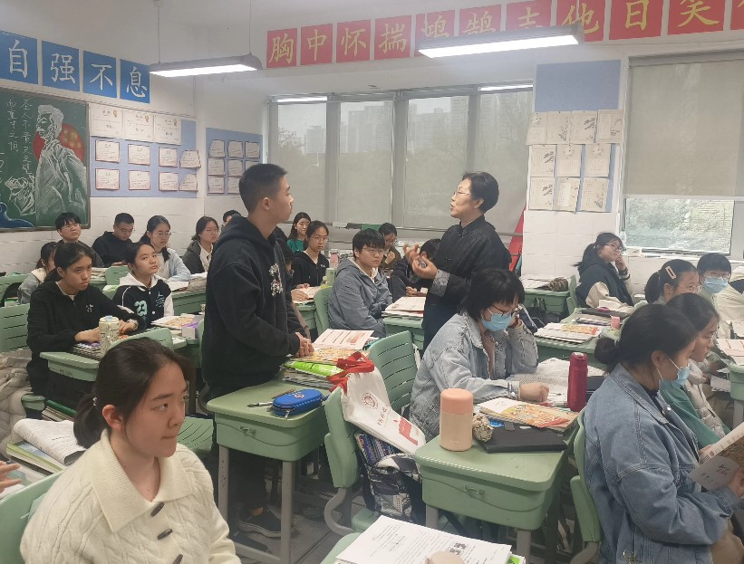 师生交流2.jpg